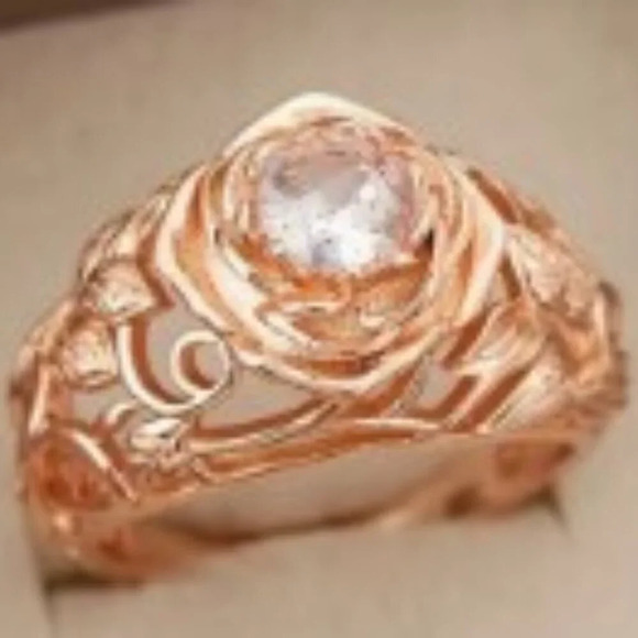 Exquisite Copper Flower Ring with Inlaid White Zircon Hypoallergenic Size 9 - Picture 3 of 4